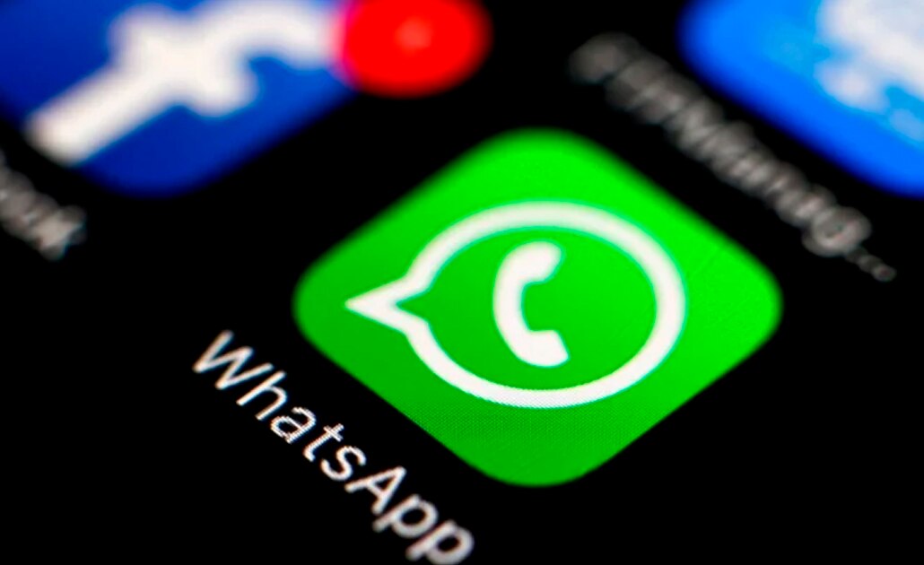 Hackers bloquean WhatsApp con mensajes en grupos