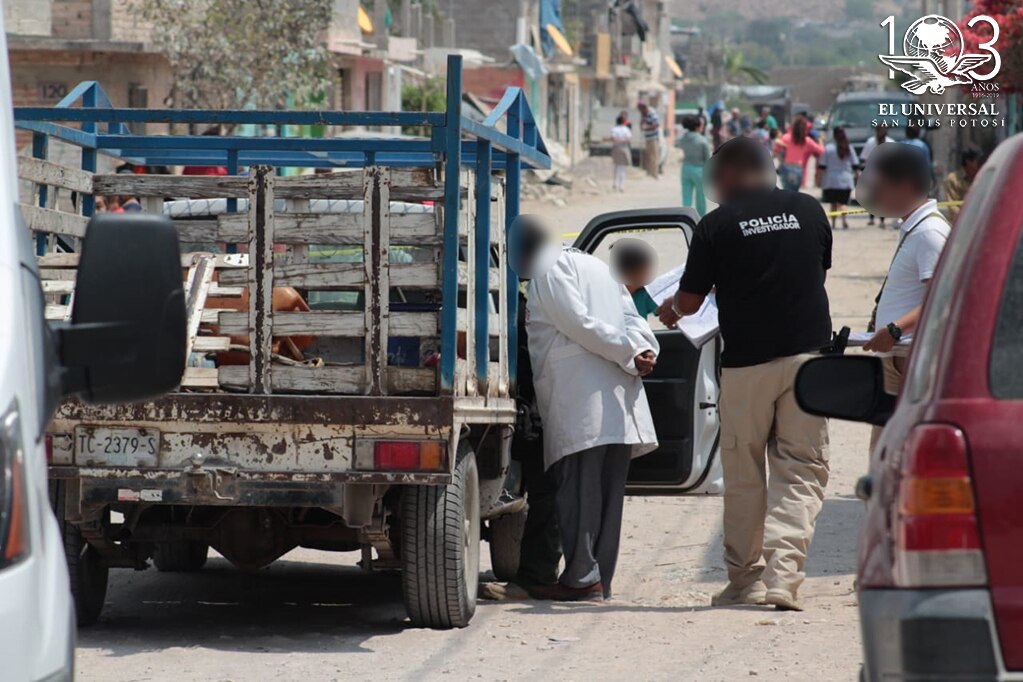 Balean a hermanos tras percance vial, uno muere 