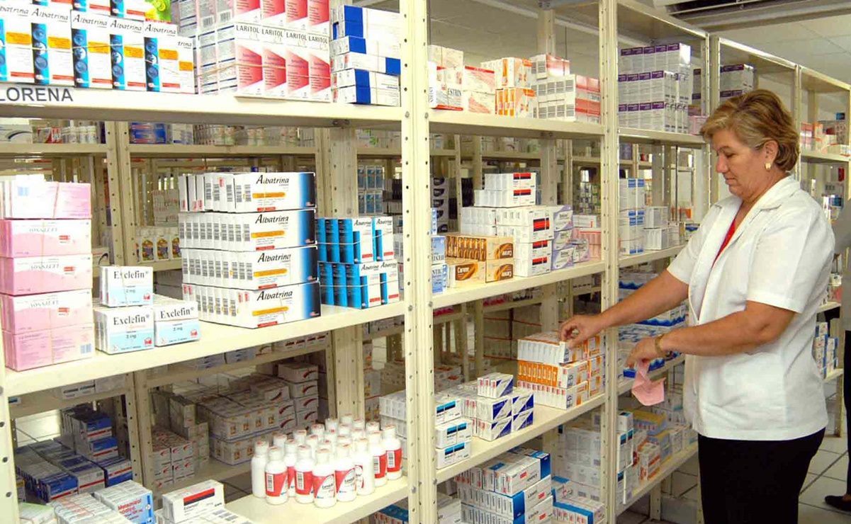 Desabasto de medicamentos en sector público causa escasez en farmacias de SLP
