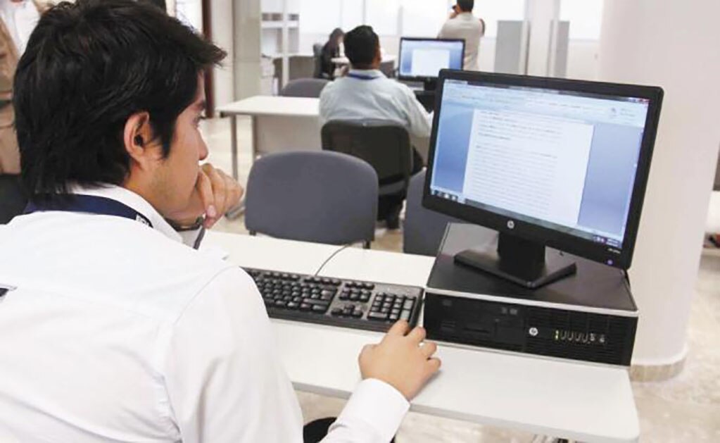 México es el país de la OCDE con niveles más bajos de titulación en bachillerat o, puesto que 65% de los adultos carecen de estudios de ese nivel. (ARCHIVO EL UNIVERSAL)