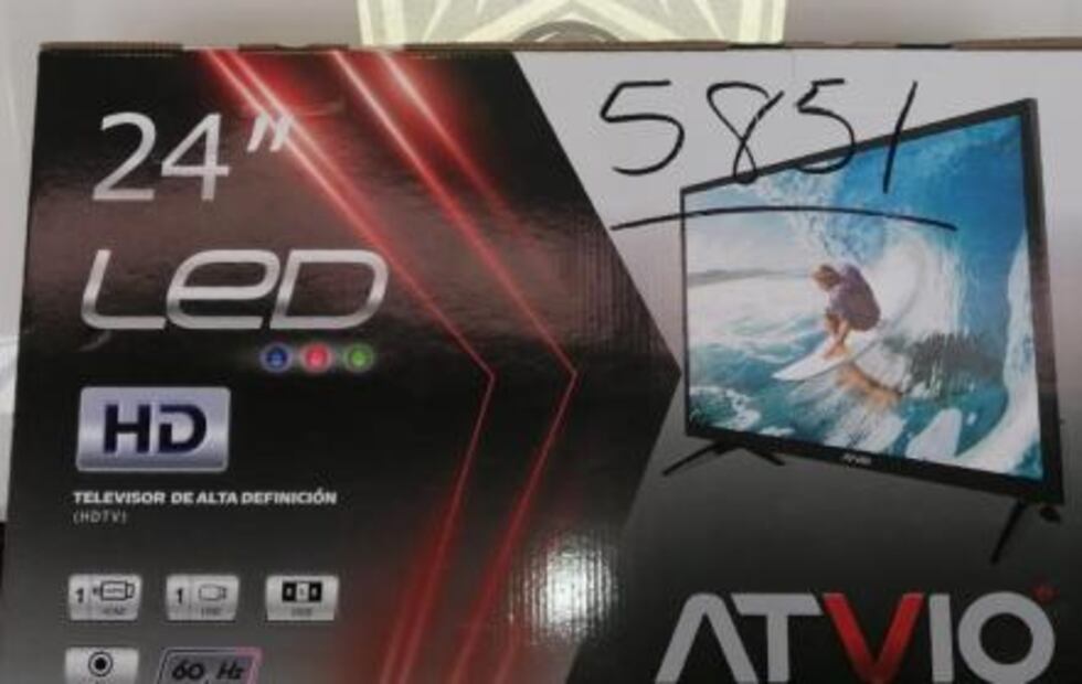 Detienen a mujer que pretendía robar pantalla de tienda de autoservicio 