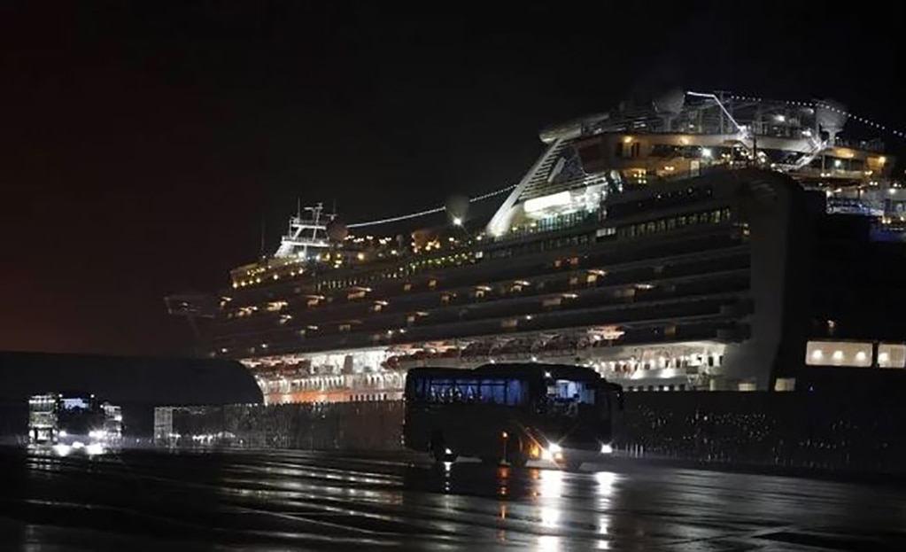 Al menos 40 estadounidenses con Covid-19 en crucero de Japón