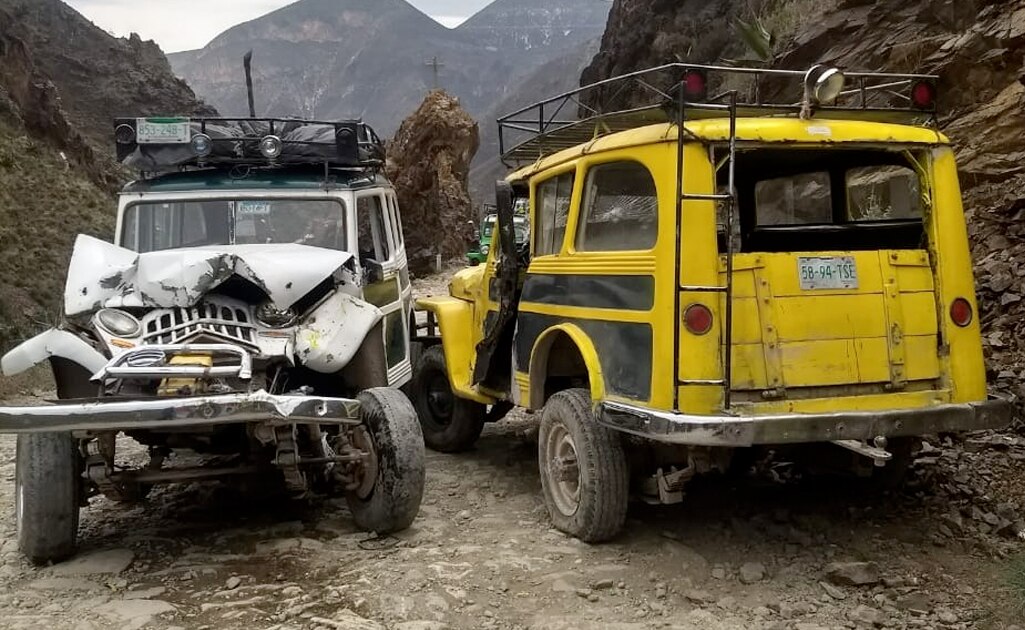Dan de alta a lesionados en choque de Willys, en Catorce