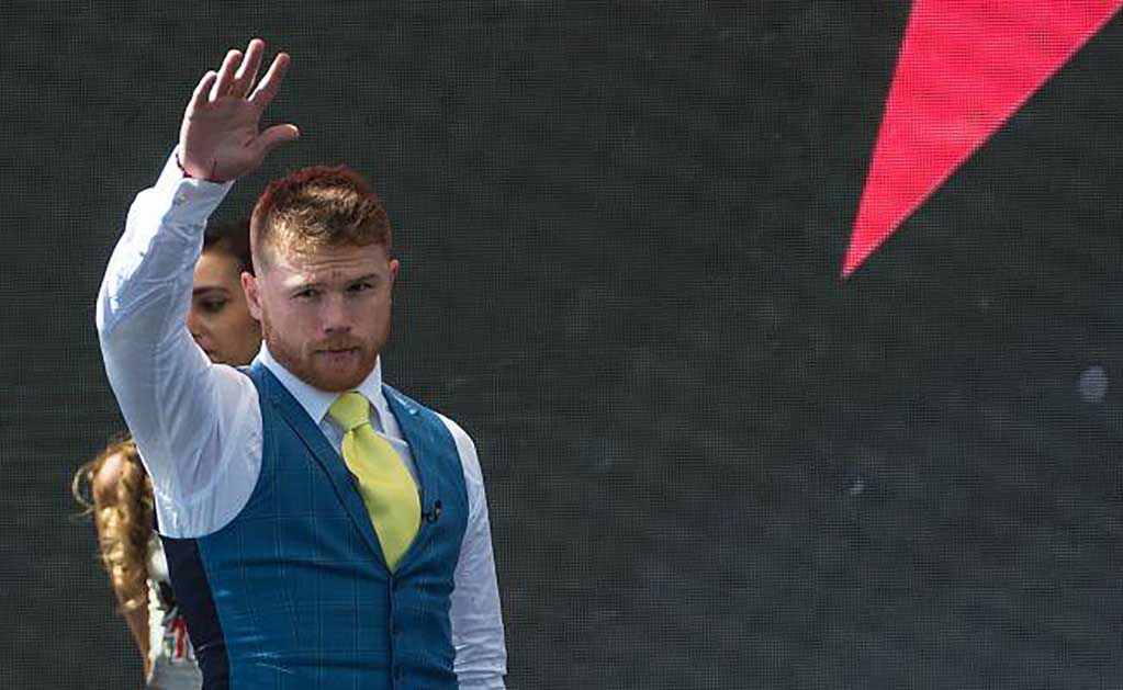 "Canelo" Álvarez firma contrato con la VADA