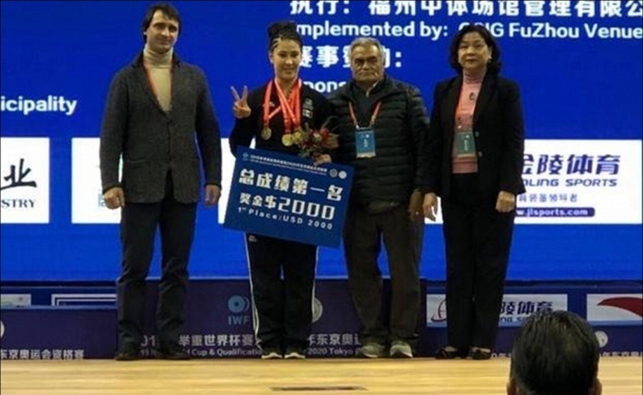 Jennifer Cantú se colgó la medalla de oro. Foto: COM