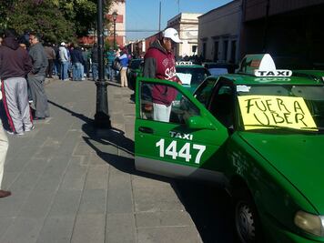 Se quejan taxistas de acuerdos incumplidos de la SCT