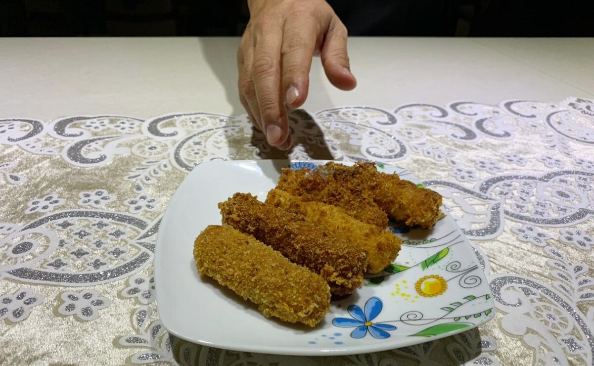 Receta. Prepara dedos de queso y salsa de jitomate para acompañarlos