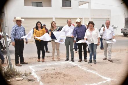 Gobernador entrega obras de infraestructura en Ahualulco 