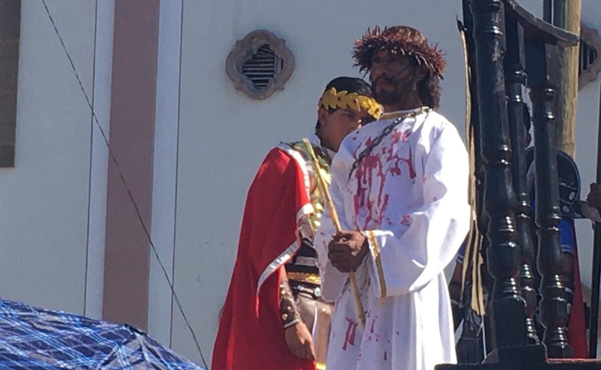 Viacrucis en el barrio de San Juan Guadalupe SLP. Foto: Samuel Estrada