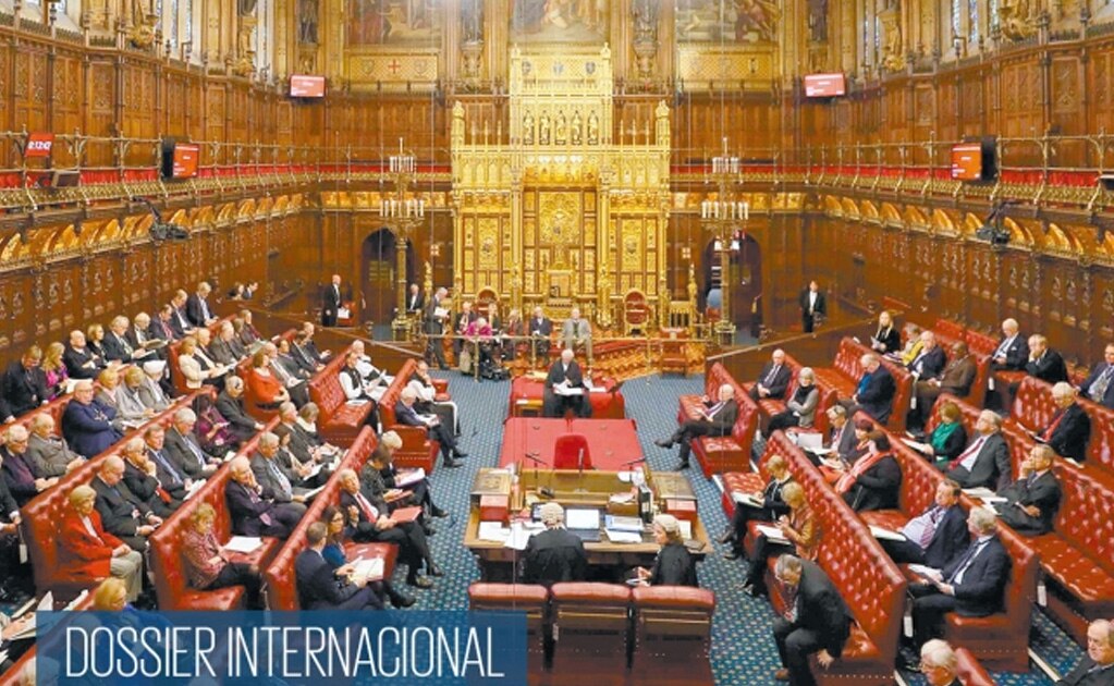 La Cámara de los Lores, en Londres, el pasado 21 de enero, mientras debatían el acuerdo de retirada de la Unión Europea; ahí fue aprobado, luego la reina Isabel II le dio su visto bueno. Foto: KIRSTY WIGGLESWORTH. AFP