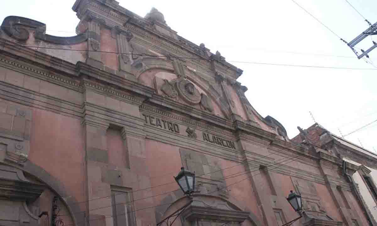 Gobierno estatal o federal deben de comprar Teatro “Alarcón”: INAH