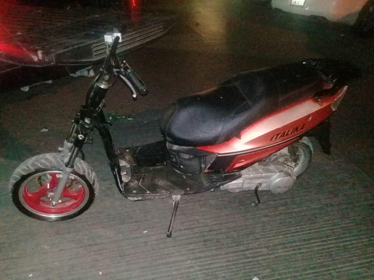 Aseguran a sujeto en posesión de motocicleta robada