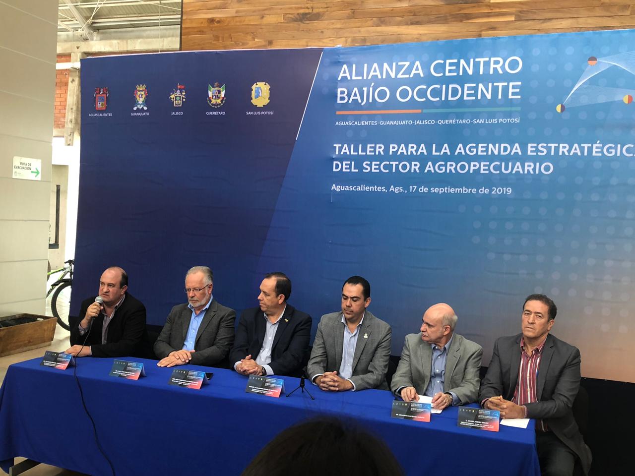 Acuerdan estrategias de trabajo en el sector agroalimentario