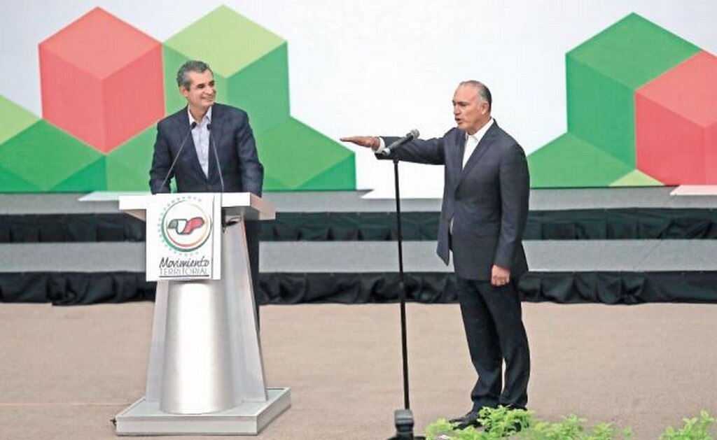 José Calzada Rovirosa tomó protesta ayer como secretario general del Movimiento Territorial (IRVIN OLIVARES. EL UNIVERSAL)