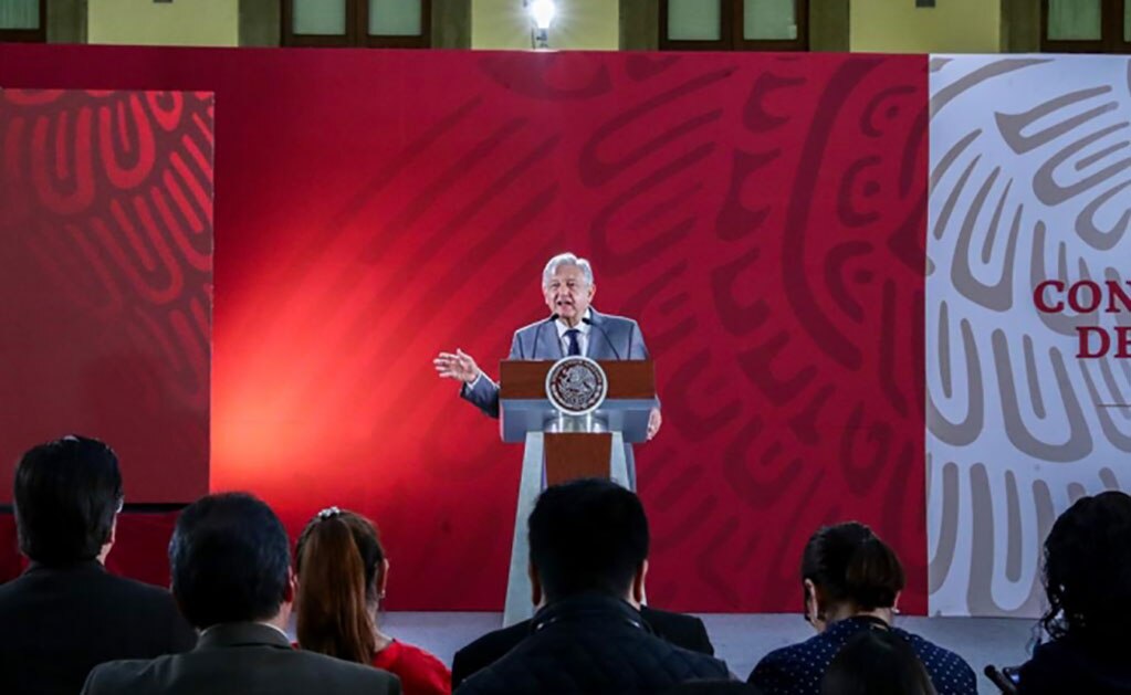 López Obrador critica recomendaciones sobre nuevo aeropuerto