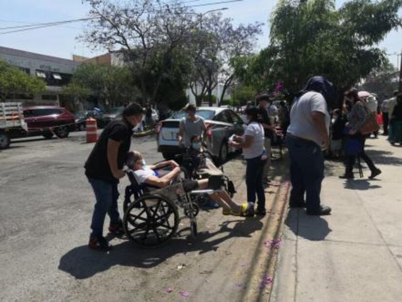 La esperanza es más fuerte que los rayos de sol; así se vive vacunación en capital de SLP