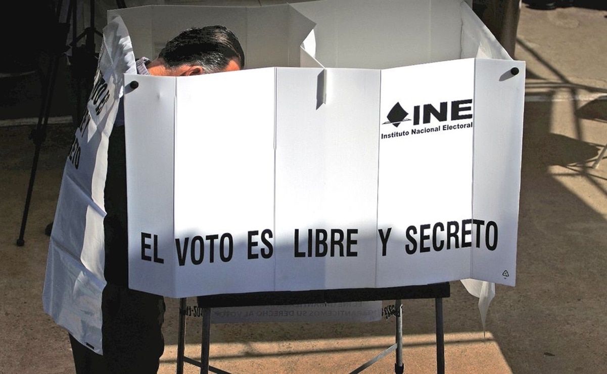 Tu credencial del INE debe se válida para votar. Foto: Archivo