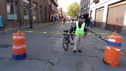 Maestros de Conalep bloquean vialidades en Centro Histórico de SLP; exigen pago de salario