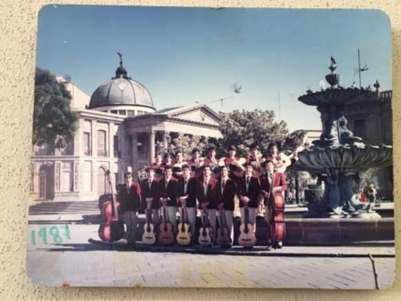 Rondalla de la Facultad de Ingeniería de la UASLP cumple medio siglo inspirando con música romántica