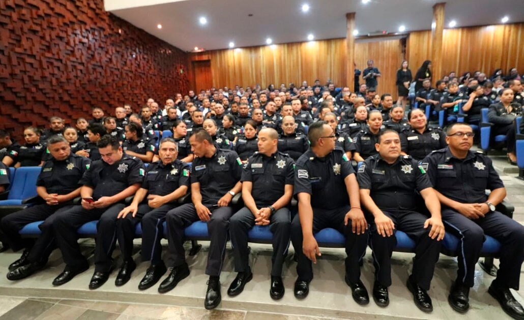 Se gradúan 233 oficiales de la DGSPM