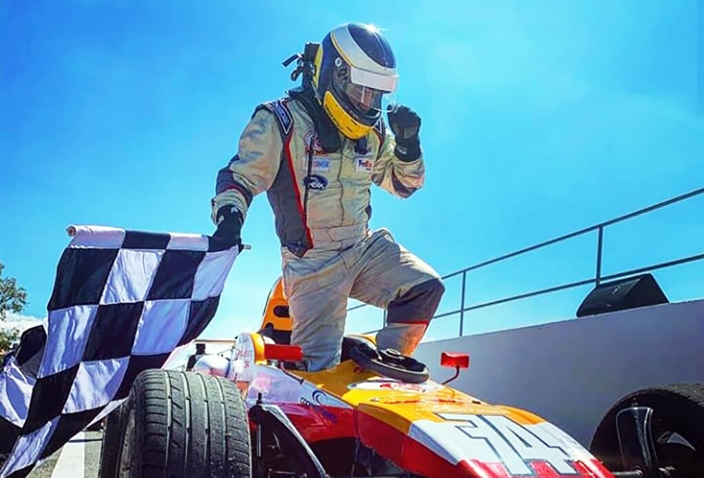 Enrique Reyna, campeón de la Fórmula 1800 mexicana 