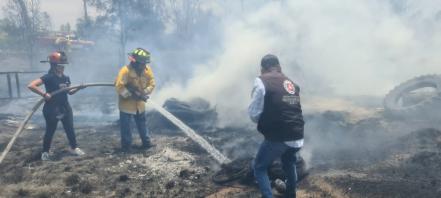 Sofocan incendio en pastizales del parque Tangamanga I; descartan víctimas