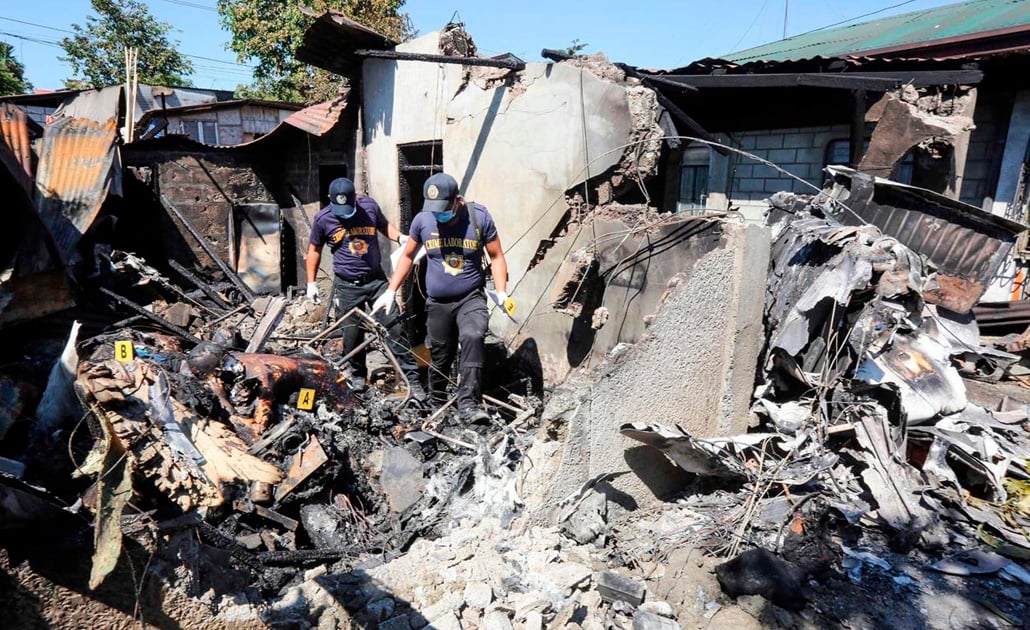 Avioneta choca contra una casa en Filipinas; hay 10 muertos