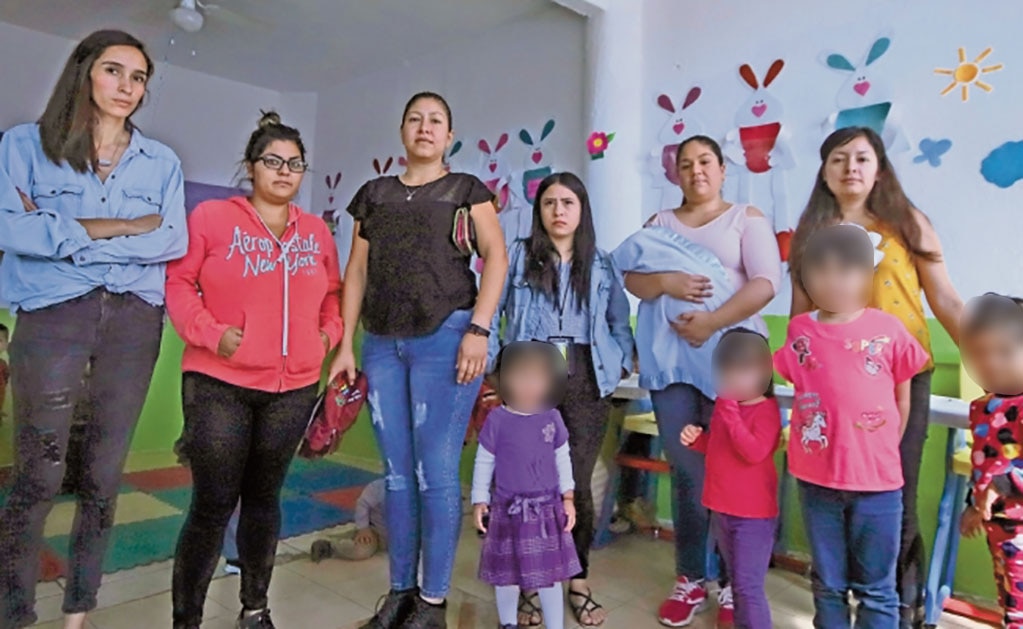 Madres de familia aseguran que los primeros meses del año han sido difíciles, puesto que tienen que trabajar tiempo extra para pagar la estancia infantil de sus hijos. CARLOS ZEPEDA