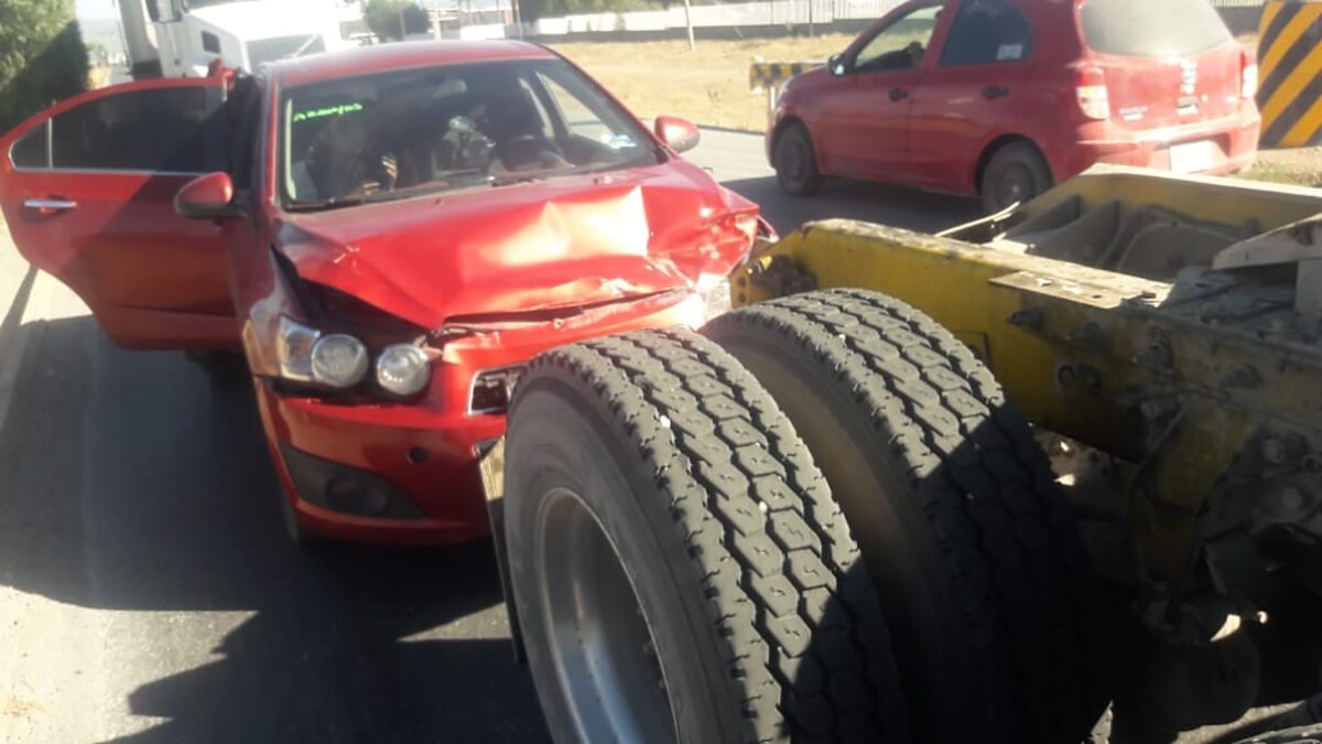 Accidente en Eje 140, sin lesionados