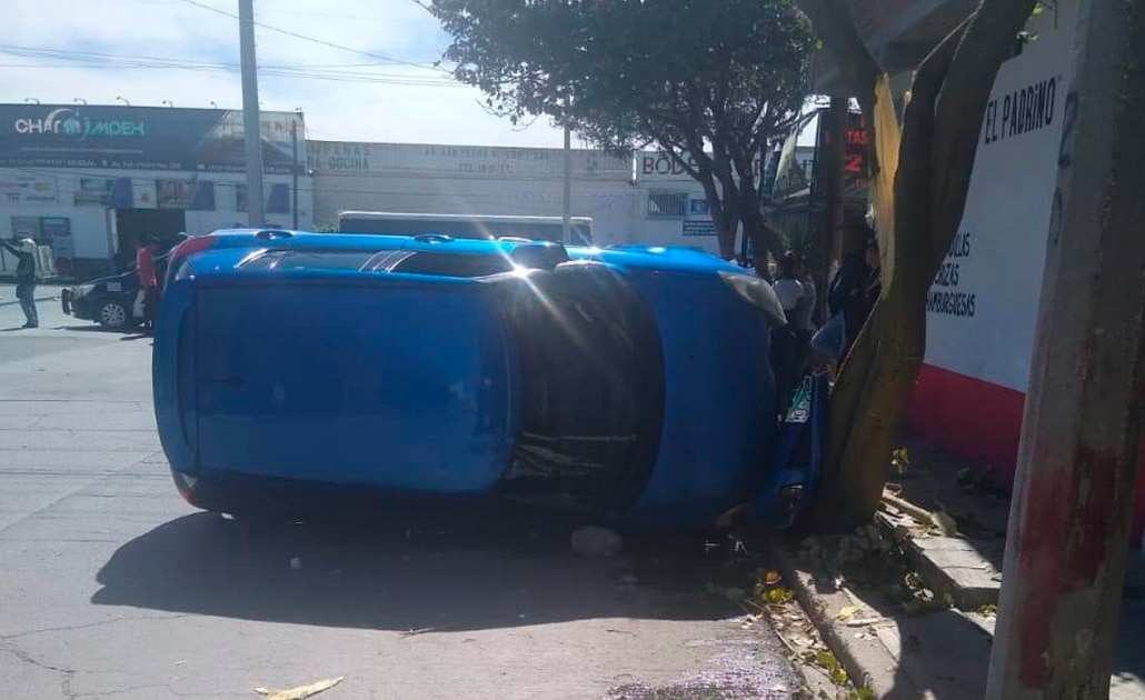 Volcadura en Soledad, un lesionado