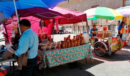 Por economía informal, complicado imponer aislamiento obligatorio en México