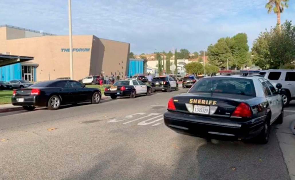 Reportan un muerto tras tiroteo en escuela de Santa Clarita, California