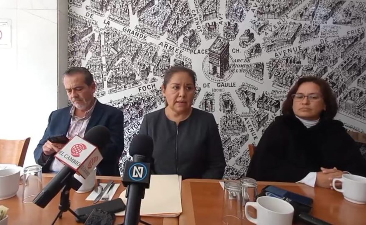 Denuncia SUSTGE despidos injustificados; no retirará plantón de Plaza de Armas. Foto: Samuel Estrada