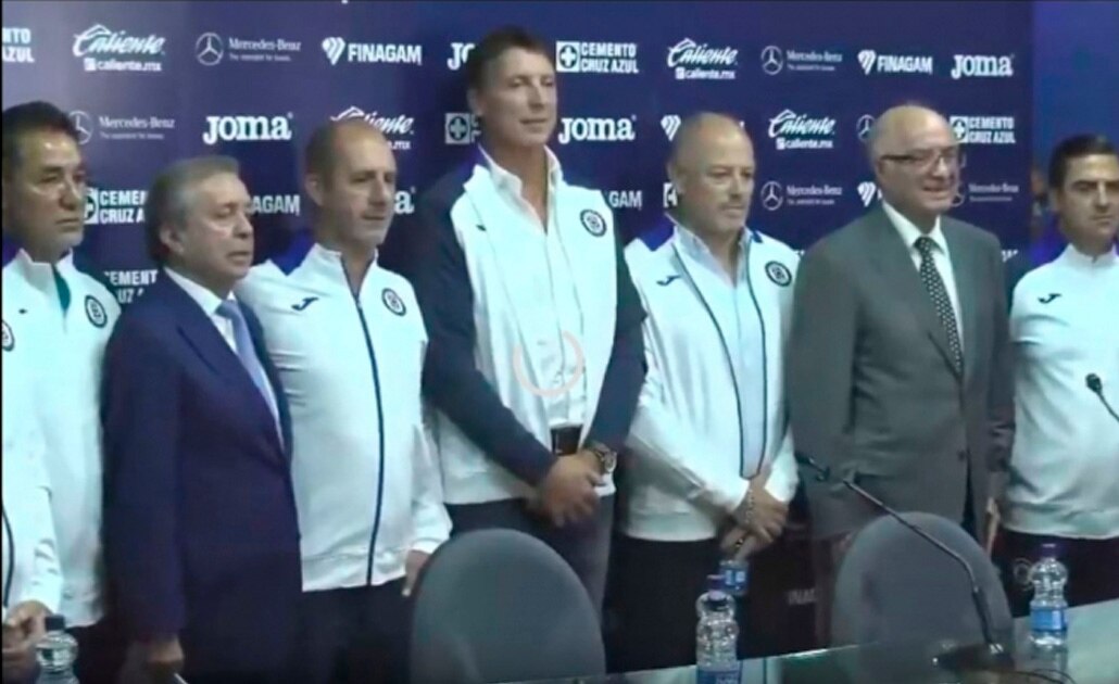Robert Dante Siboldi es presentado como DT de Cruz Azul