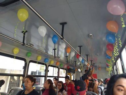 Choferes de transporte urbano celebran el Día del Niño
