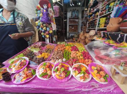 El Día de Muertos es una de las fechas más anheladas, dice locataria del mercado República