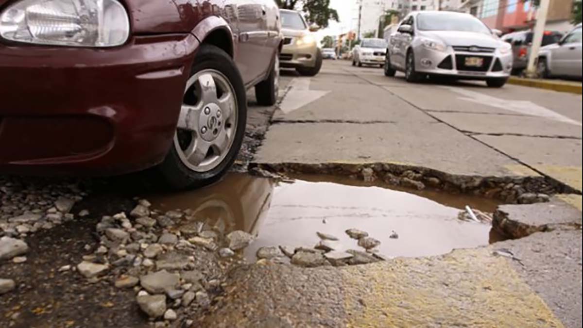 Presentan 5 denuncias de daños a vehículos por baches 