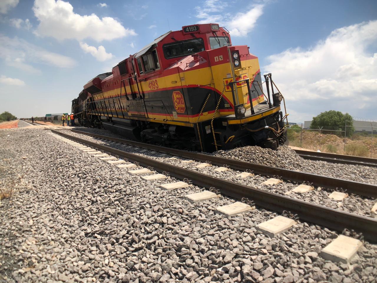 Descarrila tren en Villa de Reyes