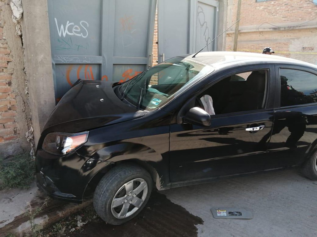 Persecución termina en choque