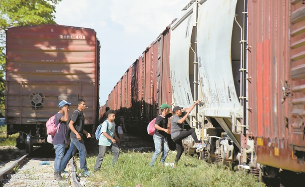 Iglesia católica pide ayudar a migrantes en su paso por México
