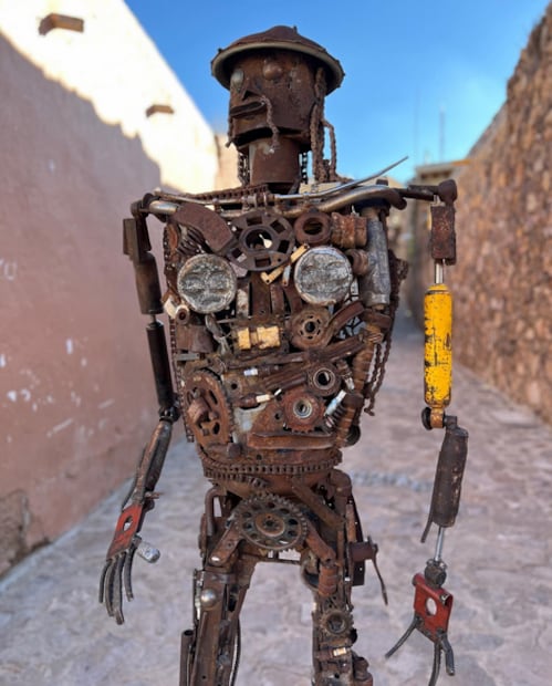 Escultura de El Jergas en Real de Catorce. Foto: Ig@mmontor