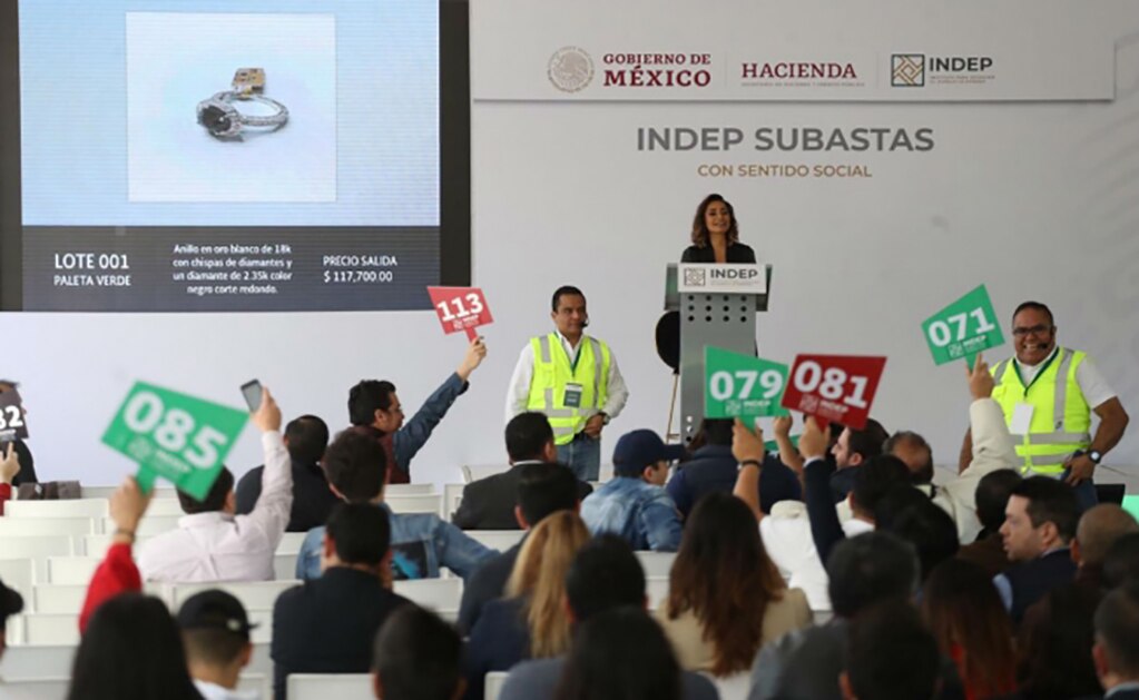 Arranca subasta en Los Pinos; ofertan casas de "El Chapo" y aeronaves