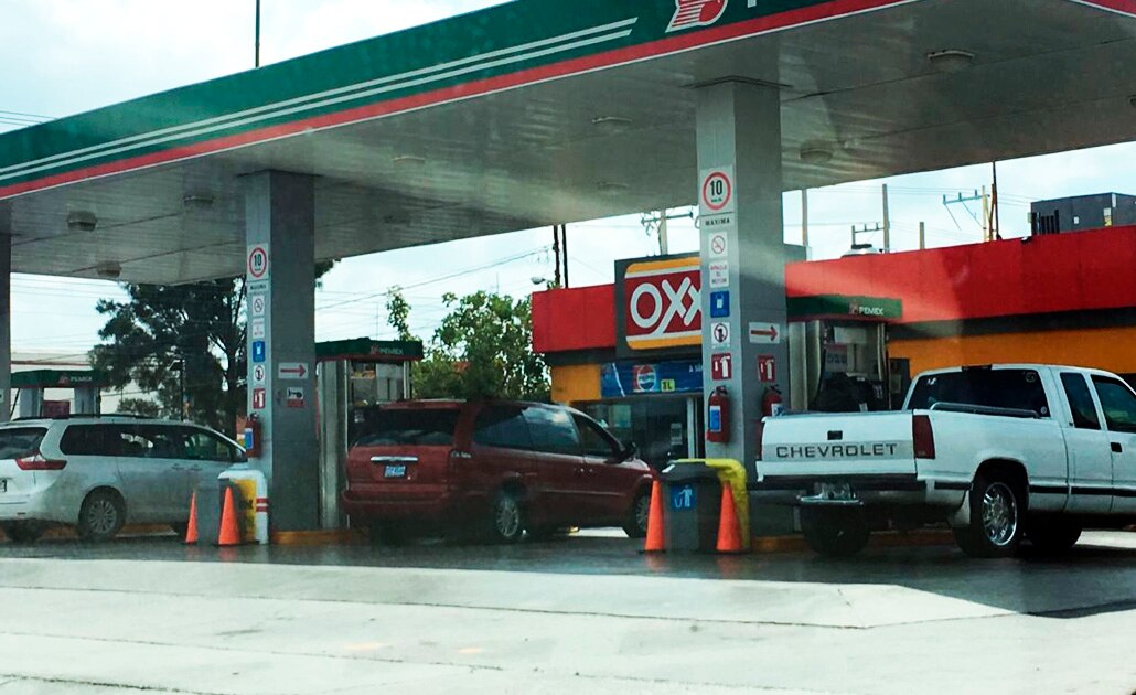 Analizan implementar autoservicio en gasolineras