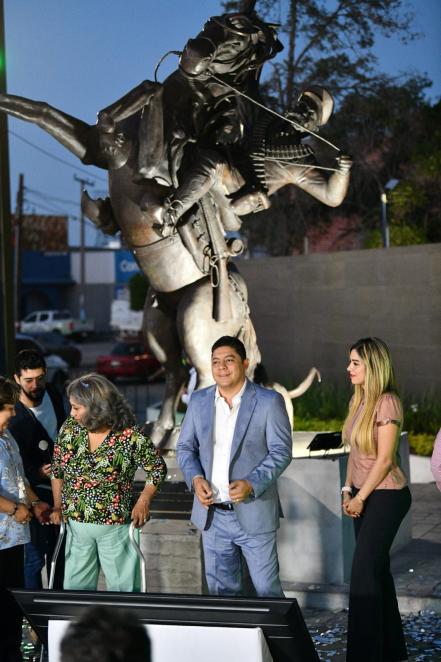 Develan efigie de Graciano Sánchez Romo en entrada al municipio de Soledad