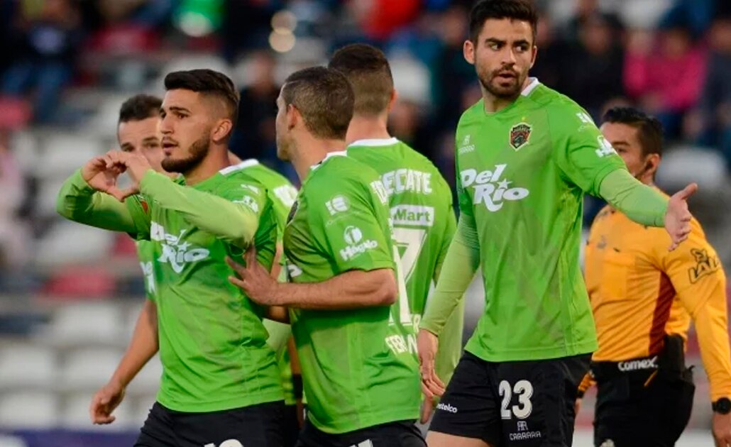 Jugador de la Liga MX suspendido un año por golpear a árbitro