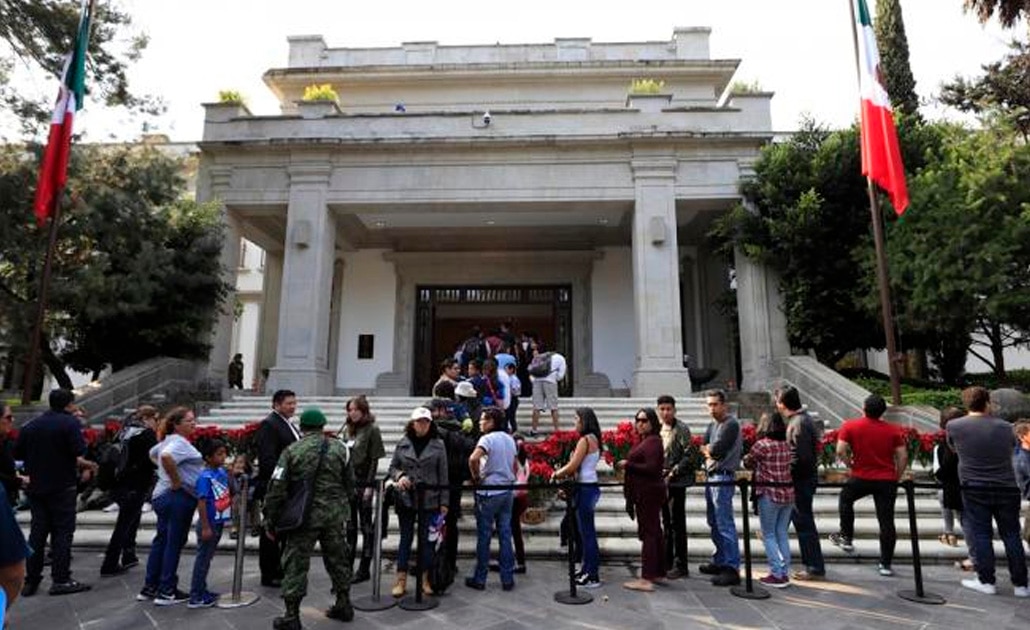 150 voces harán sonar "Carmina Burana" en Los Pinos