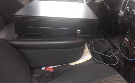 Detienen a sujeto por robo a farmacia en avenida Salk