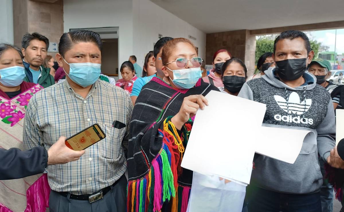 Otomíes protestan en Ayuntamiento de SLP; acusan irregularidades en la Unidad de Asuntos Indígenas