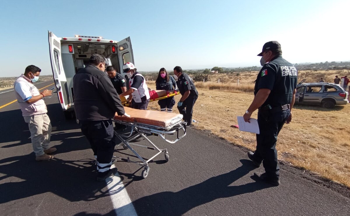 Volcadura en supercarretera a Villa de Arriaga deja un muerto y cinco lesionados