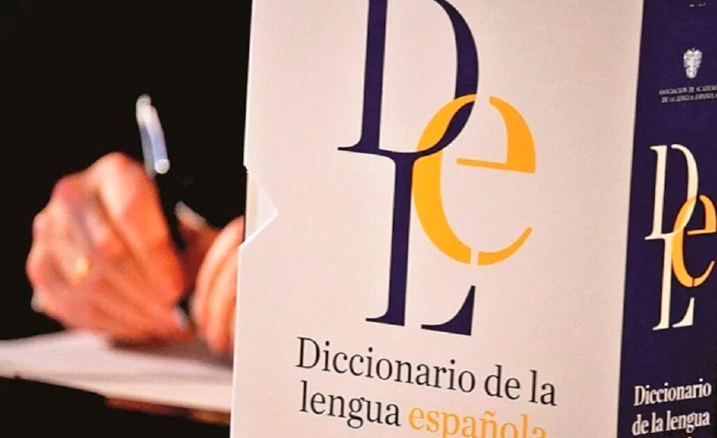 La RAE corrige a la Secretaría de Cultura por "nosotres"
